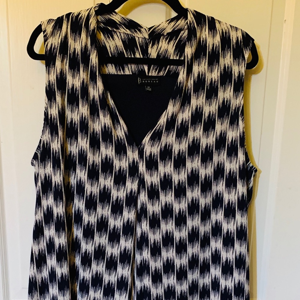 Sleeveless navy & cream dress
